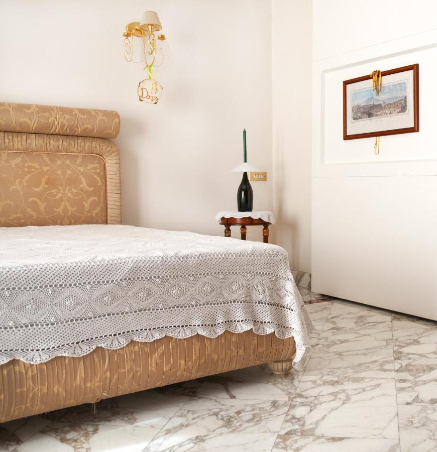 Artis Domus Bed and Breakfast Napoli Eksteriør billede